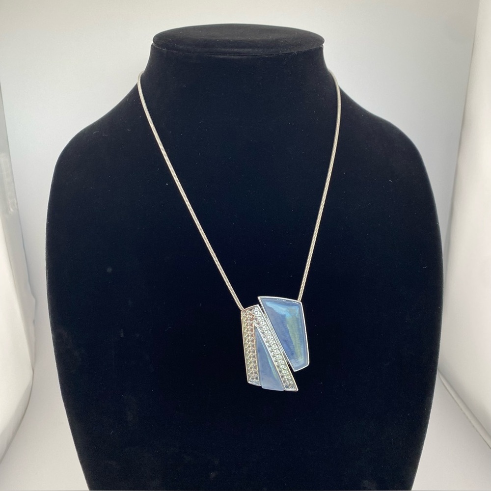 🇨🇦 Spoutnik Silver tone with light blue and silver colour metal pendant necklace